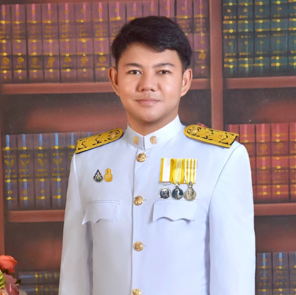 รูปถ่ายของ นายจำรูญทรัพย์ ประยูรคำ