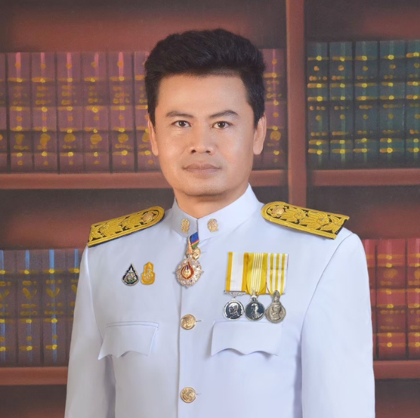 รูปถ่ายของ นายอดิศักดิ์ ภูนิละมัย